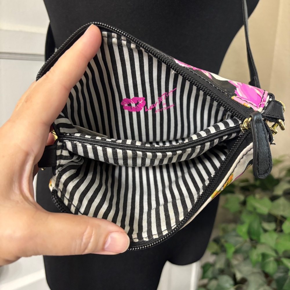 LUV BETSEY by BETSEY JOHNSON Rose Crossbody Bag/Purse - Picture 5 of 16